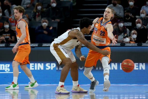 赛场合中 赛场合中